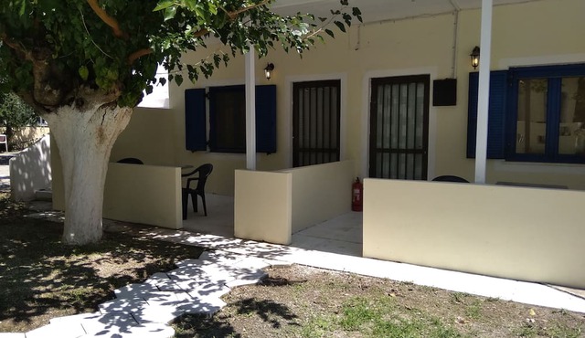 Sarantakis Apartments