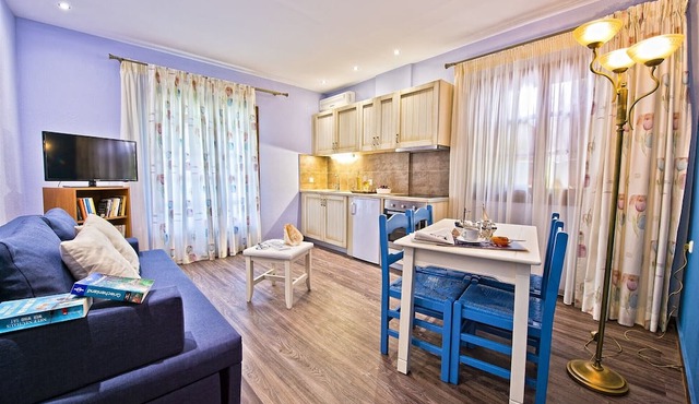 Lux Superior Family Apartment 20m. from the Sea in Chorefto Beach