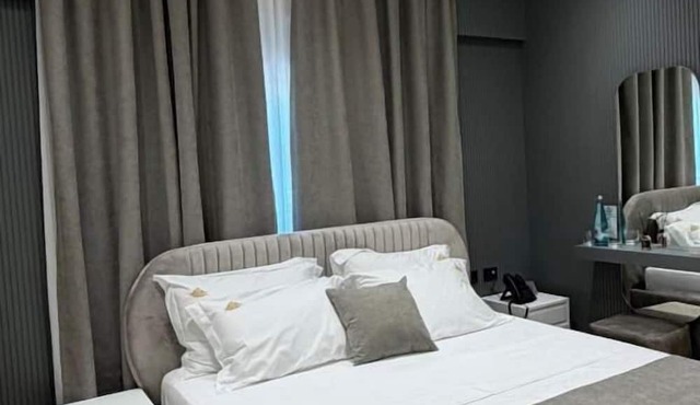 Hotel Monaco in Kamez