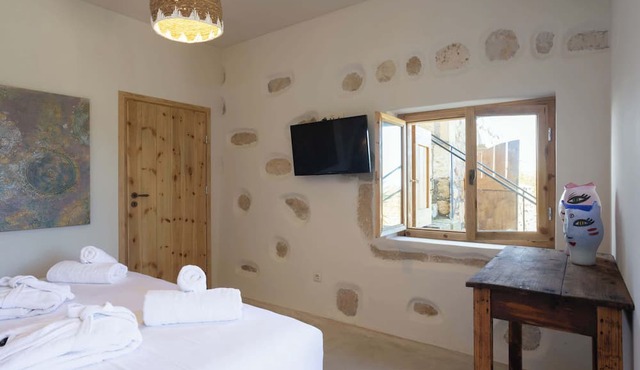 Aerida Guesthouse Of Stone - Natali Cozy Suite