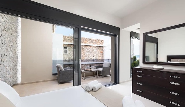 Ixia Luxury Breeze Villa