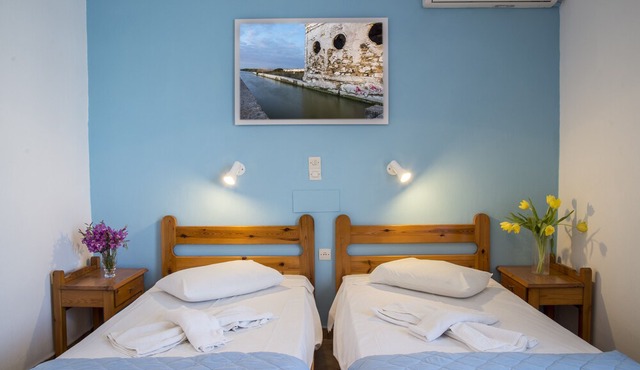 Yiannis Yard Studios & Apartments