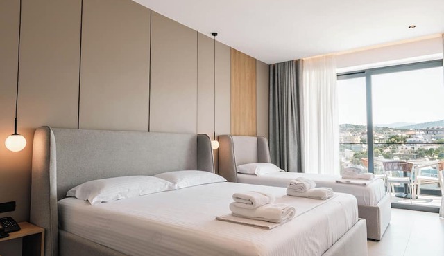 Central Park Premium Hotel in Ksamil