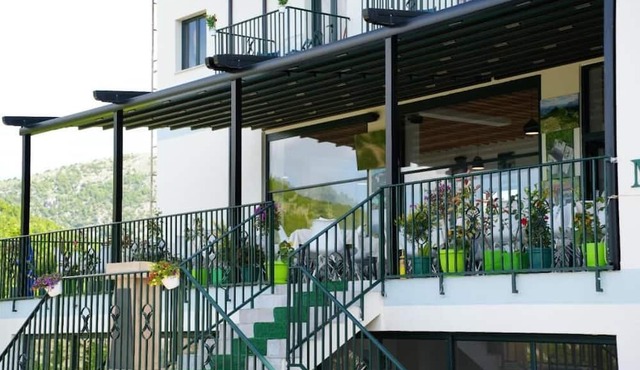 Vila Sofia Gllava - Resort in Buz