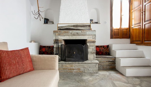 Secluded Cottage Guesthouse in the Mountains