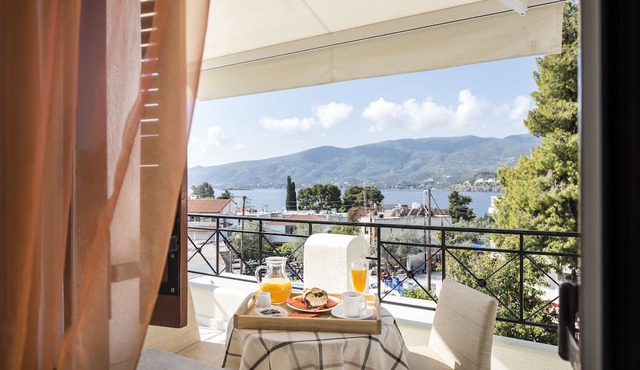Kostis Villas