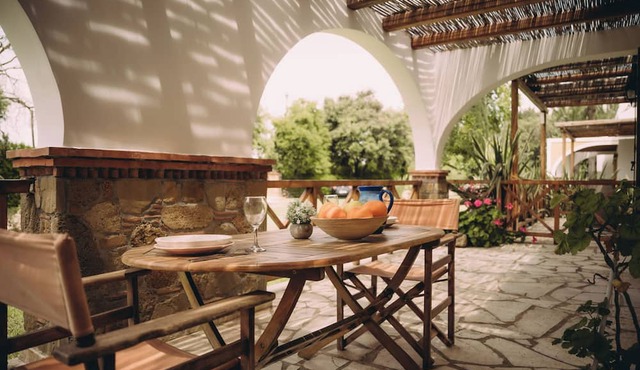 Trikalioti's Lush Estate Apt Afrodity in Ilida