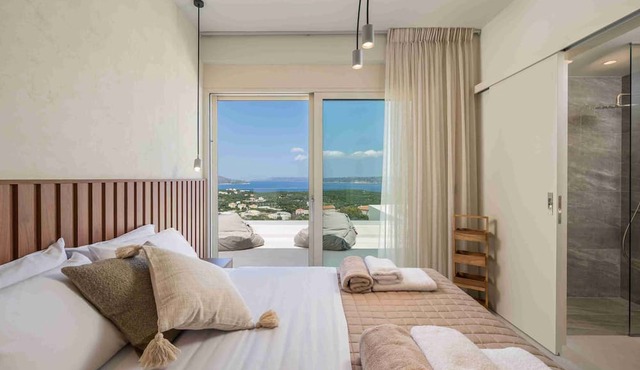 An Elegant villa in Kokkino Horio