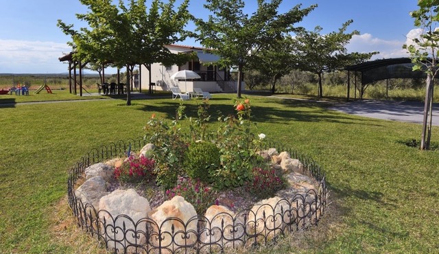 Mamas Twin Houses (Left) by RentalsPro in Moudania