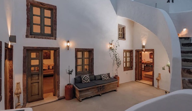 Santa Croce Villa in Santorini