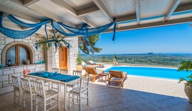 3 Bed By Apricus Holidays in Lagopodo