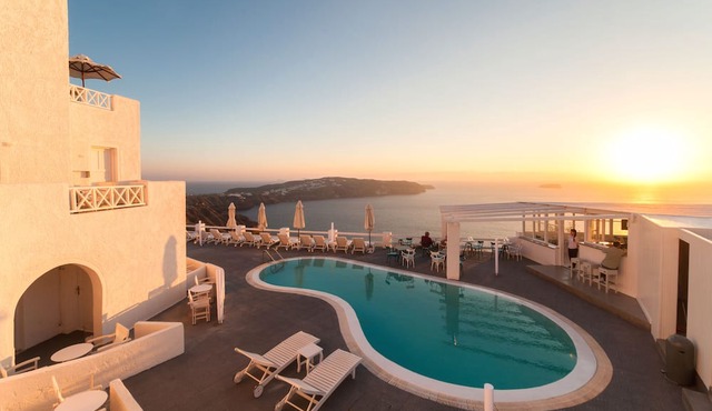 Artemis Suites in Santorini