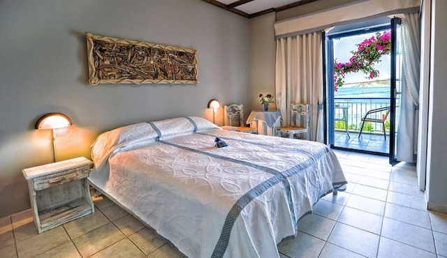 Argo Rooms & Studios