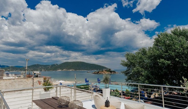 Sea View Studio with a Barbecue area on the Terrace of the building & a Smart TV in Nea Peramos