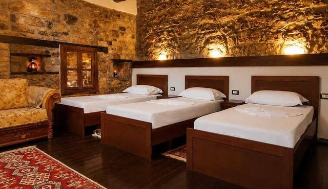 Guva Stone House Mangalem in Berat