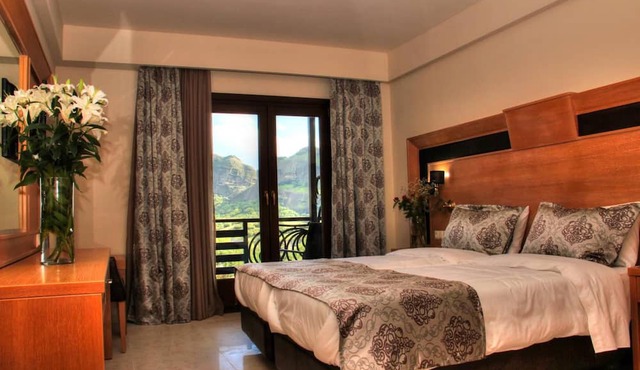 Grand Meteora Hotel
