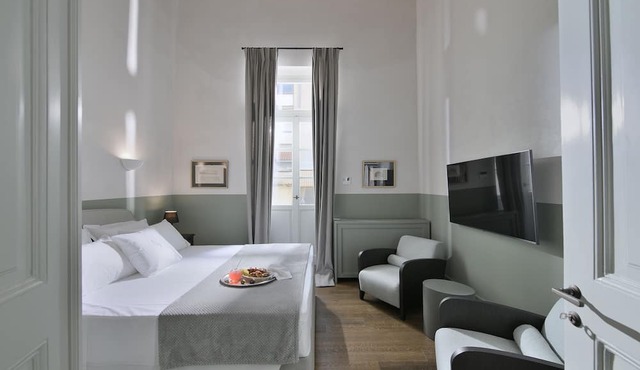 Athinaidos Platinum Loft by K&K