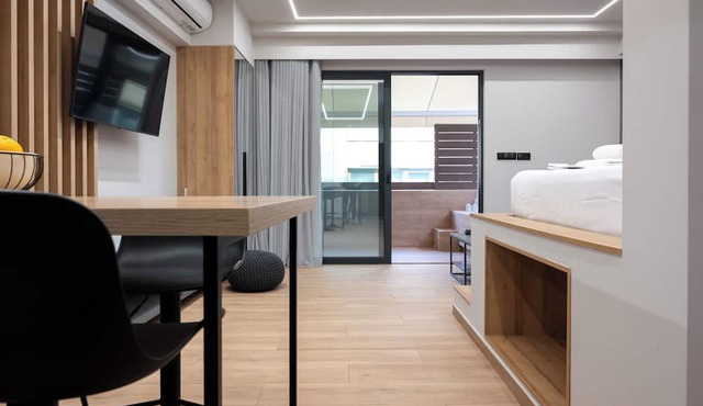 Apt in Monastiraki with hot-tub, Dream in Athens
