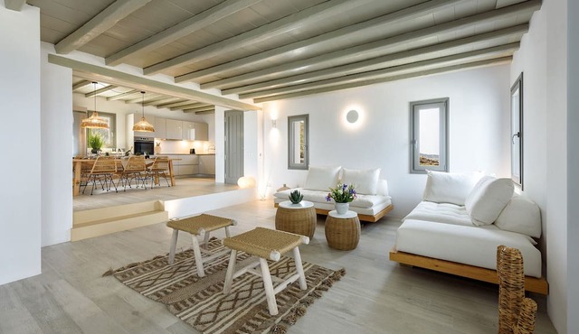 Rising Moon villa with pool, near the beach in Paros