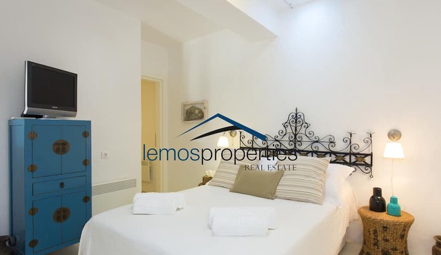 Luxurious villa with a swimming pool, sea view & direct access to the sea in Kea