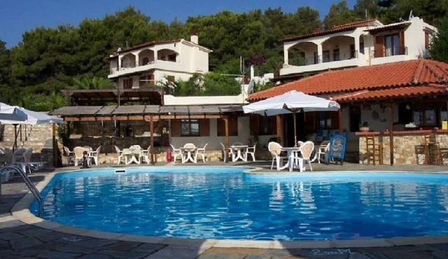 Milia Bay Hotel Apartments in Alonissos