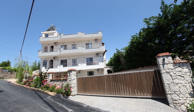 Vila Anhel in Ksamil