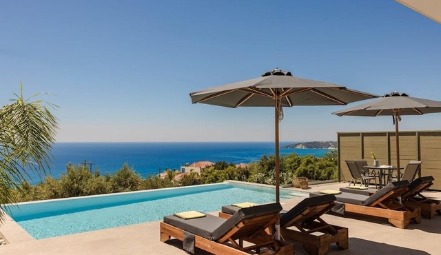 Villa George with Private Pool in Lourdas