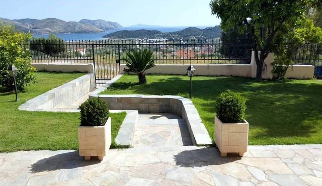 Villa Christina – Seaside Retreat with Garden & BBQ in Anavyssos