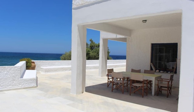 Beach Villa Akrotiri in Eggares