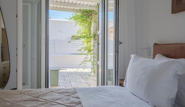 Kriolithos Houses in Paros