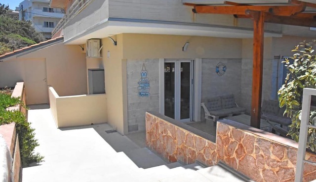 Cozy studio 50m from the beach of Rafina & 700m from the port