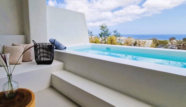 MAEVA Santorini Suites in Santorini