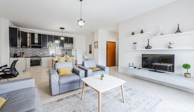 Kondo Stays - Conad Apartment in Vlorë