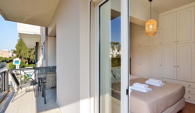 Family friently,158sqm boho-style luxury apartment with hydromassage and sauna! in Chania