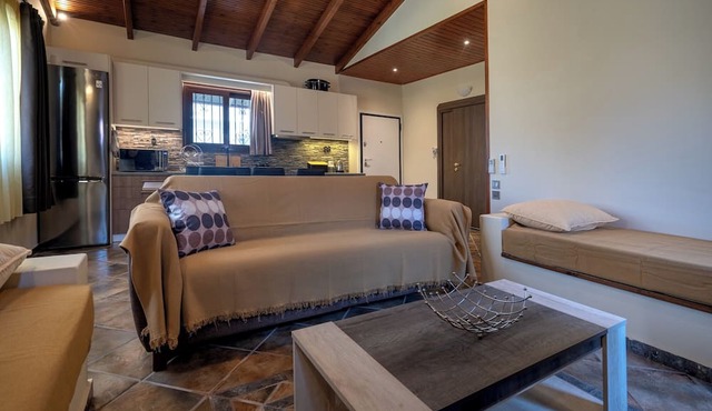 Seaside Serenity Retreat – Nea Makri by ΜΡS in Nea Makri