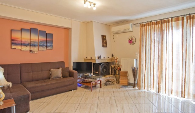 The Cozy Penthouse Spacious Reno Fully Equipt Apt in Moschato