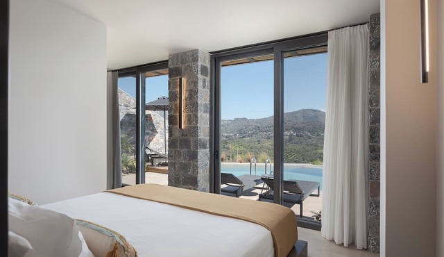 Neromai Cave Luxury Villas