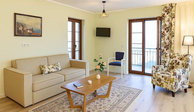 Stylish Suite at Arktos Hotel | Ideal for Couples in Lingiades