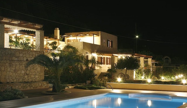 Elaia Villas