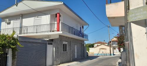 Vasilis Guesthouse by the Airport in Mikrománi