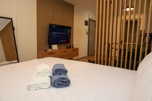 TE Studios Central Stylish Studio in Xanthi