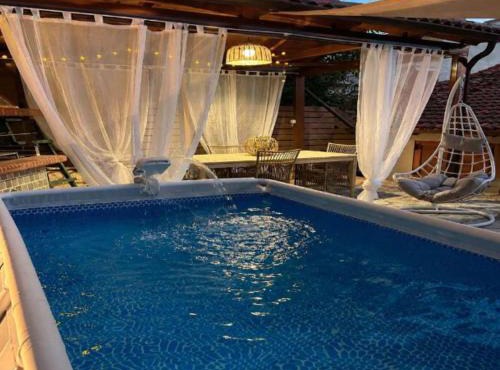 Arta Wood & Stone Traditional Villa Central Stay