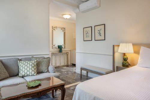 Dorion Hotel