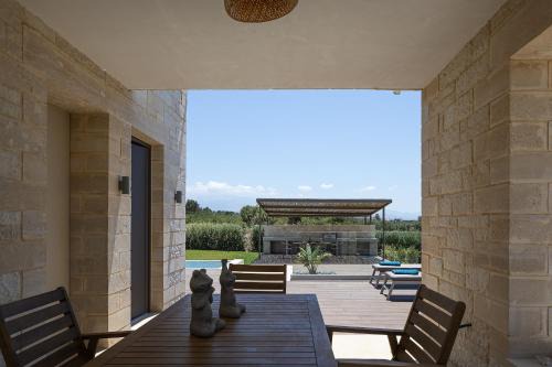 Revi Villa - Elegant Villa with Private Pool in Chania