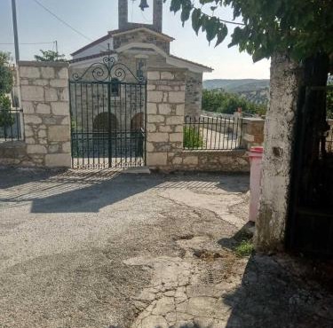 Ησυχη εξοχική κατοικία in Kremastós