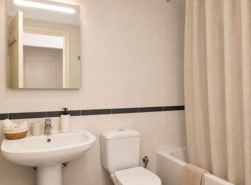 Adelos II Glow Villa 5BR 360m -Elevator-Rooftop in Athens