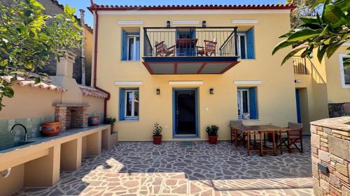 Holiday homes in Pyrgi Thermis, Greece in Pyrgi Thermis