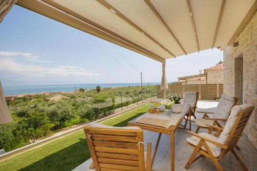 Petra & Thea Chrani Villas in Chrani