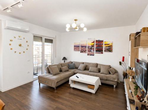 Romantic Penthouse with Mountains View in Kashar