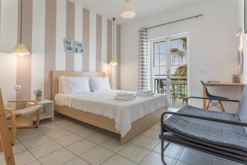 Bel Momento - Family Room